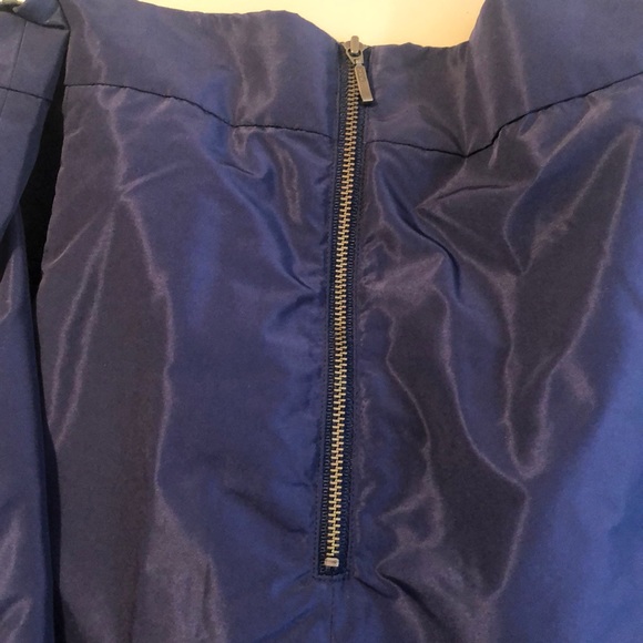 Never worn size 14 banana republic navy skirt - Picture 3 of 3